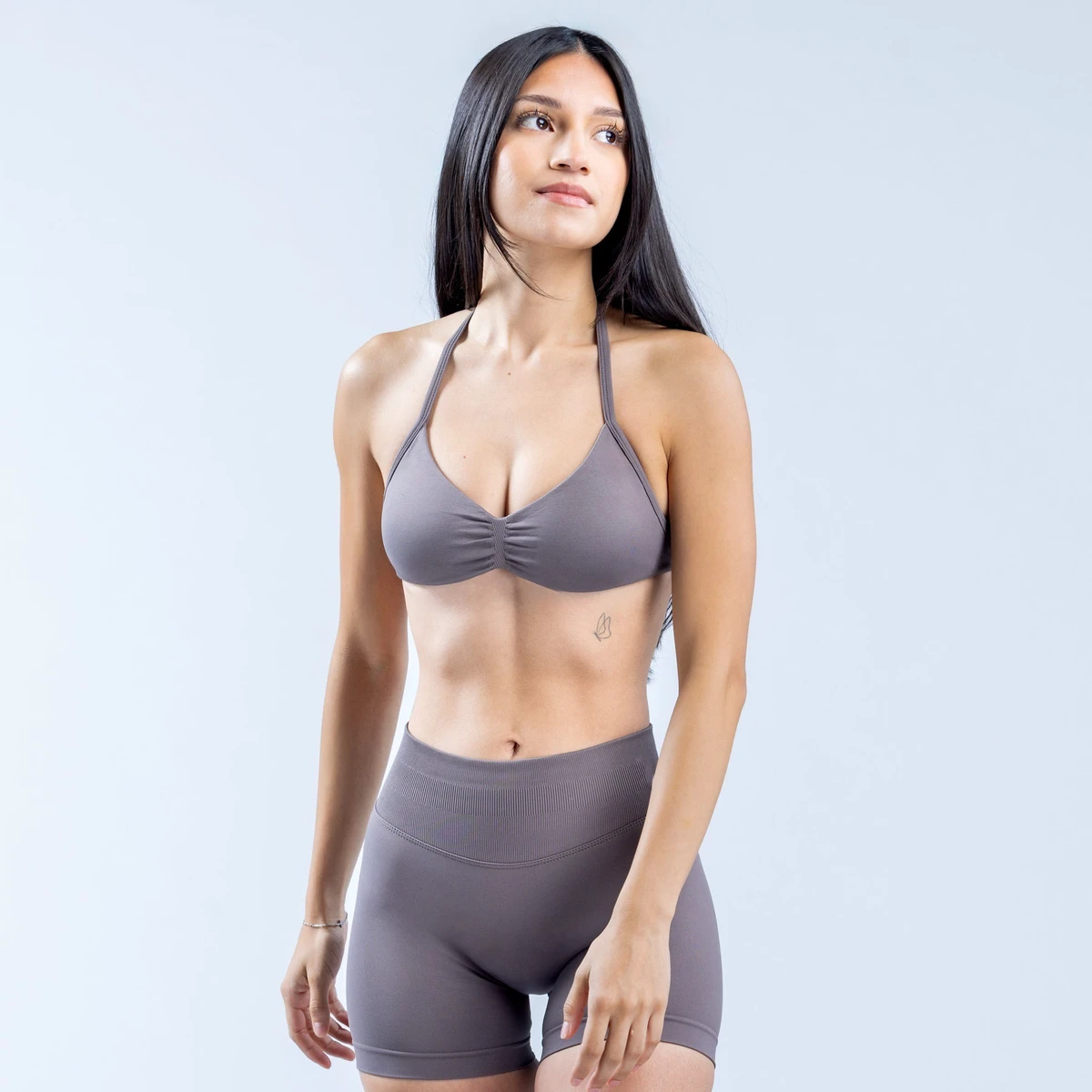 Hot Sale Strappy Halterneck Backless Seamless Top Gym Fitness Bra Women Workout Sports Wear Blank Front Custom Logo Yoga Bra
