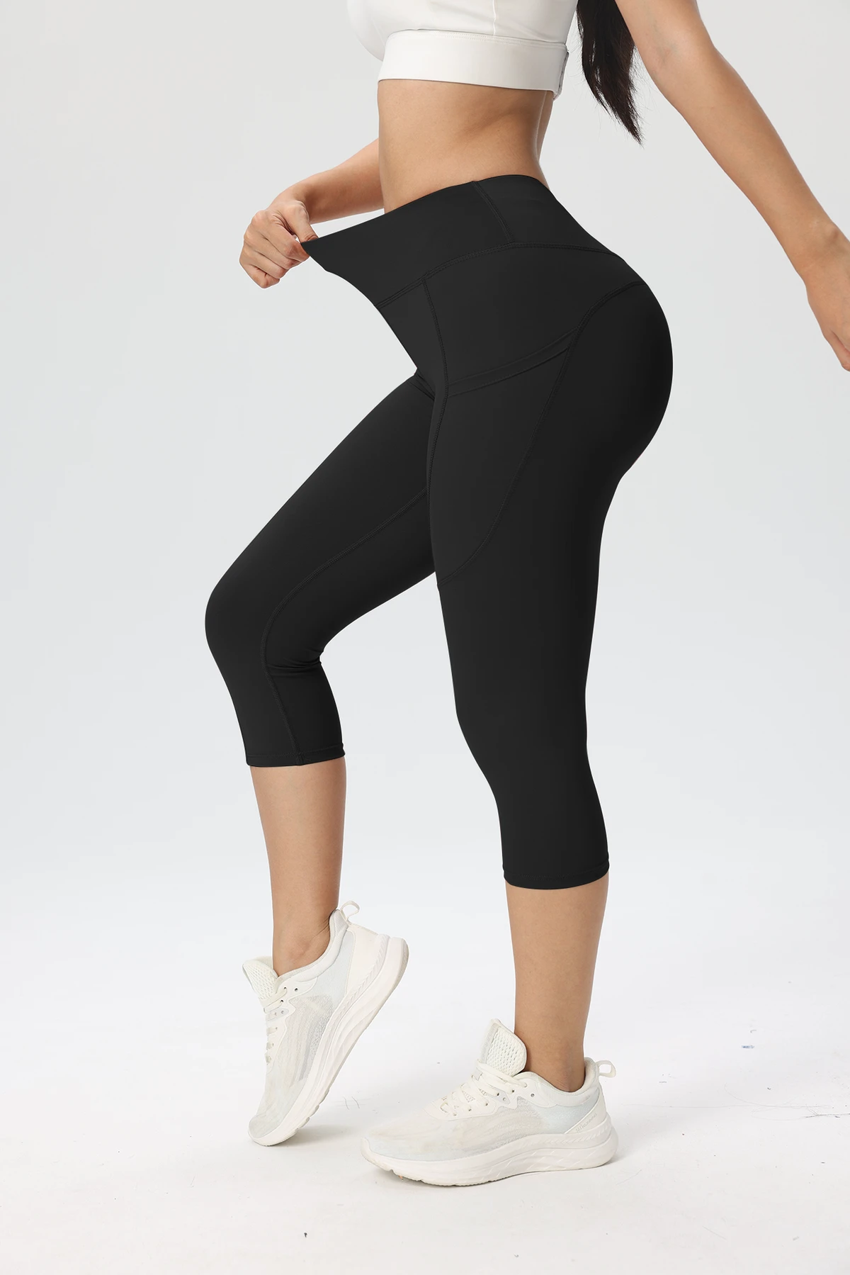 High Stretch Solid Yoga Capri Leggings with Side Pockets Breathable Eco-Friendly Soft Slim Fit Workout Pants for Fitness Sports