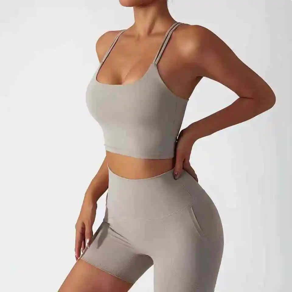 Custom Branded Women’s Gym and Yoga Clothing Set High Elastic Seamless Activewear for Fitness Training Wholesale