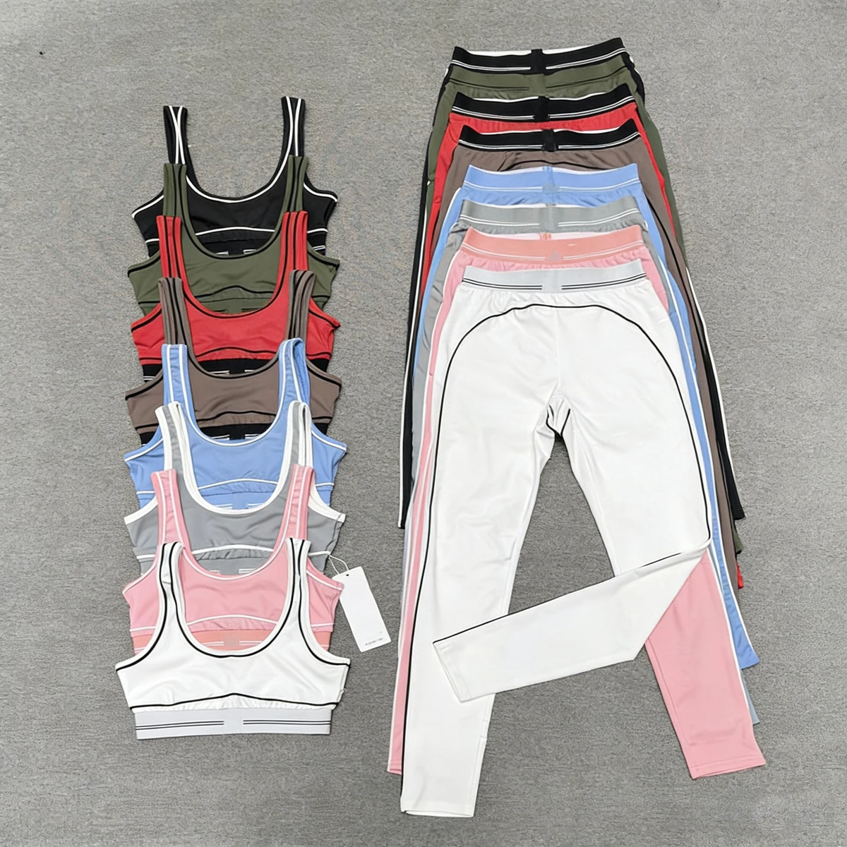Custom Women Yoga Two-Piece Fitness Set Breathable Yoga Pilates Training Gear Seamless Skin-Friendly Elastic Solid Yoga Set