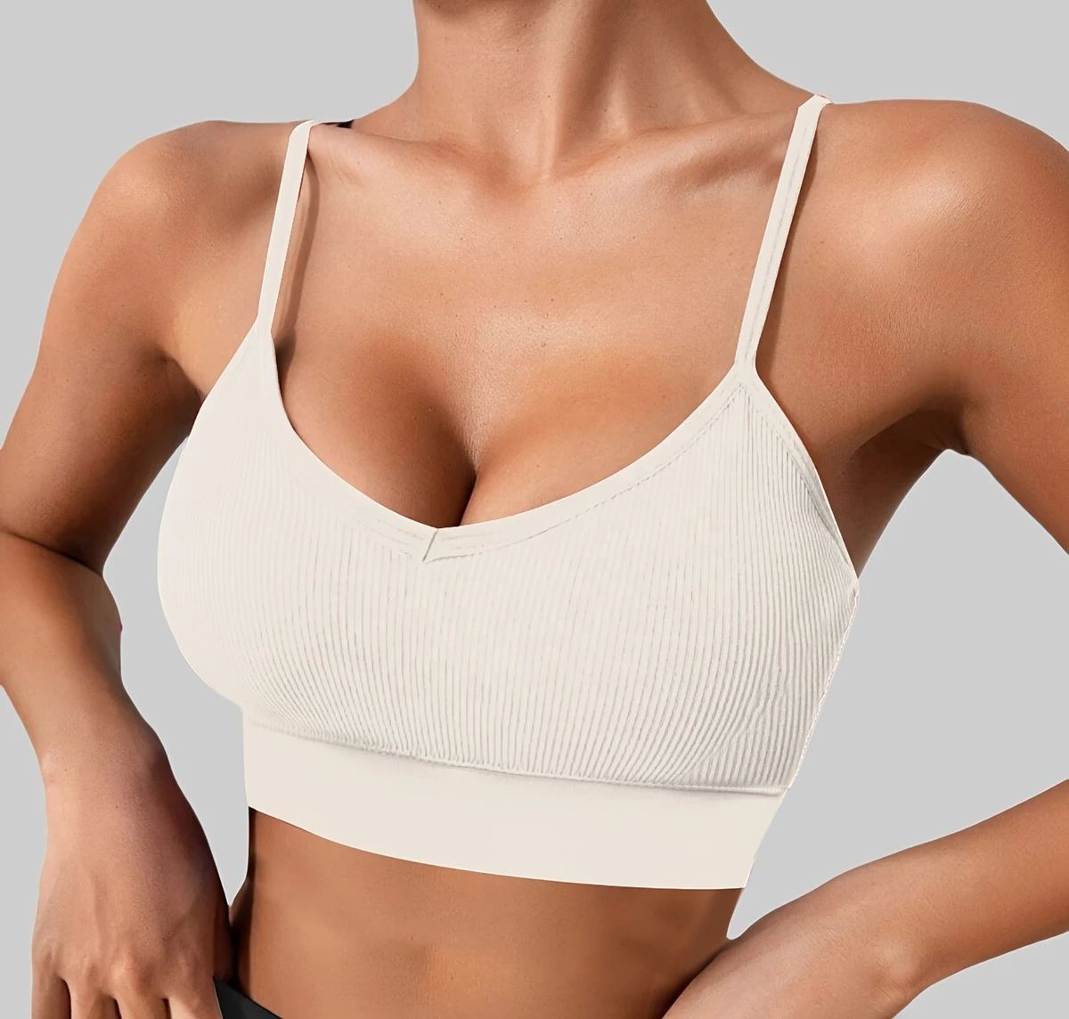 New Arrival High Quality Women Sports Bra Breathable Front Logo High Support Yoga Fitness Wear Gym Bra U-NECK Adjustable Straps