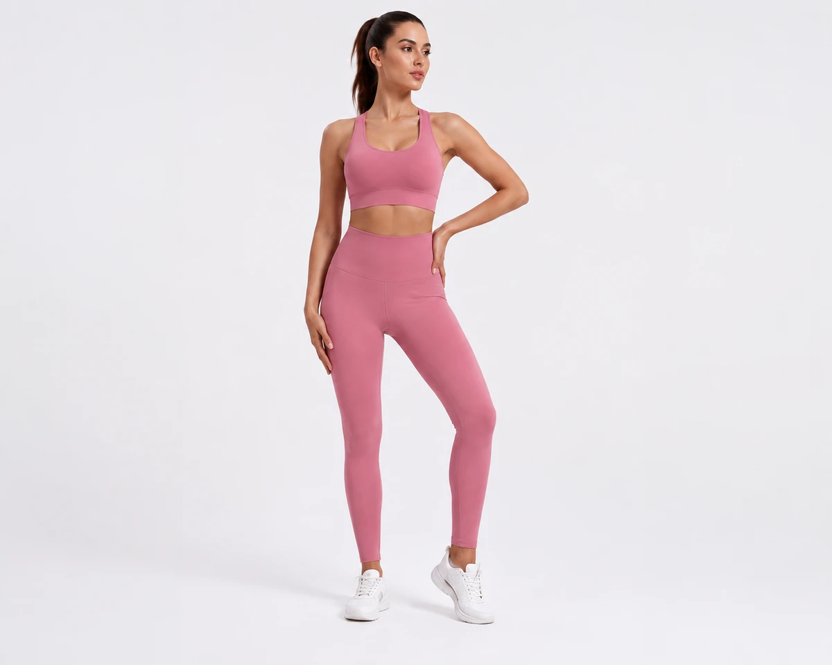 Breathable Quick Dry Spandex/Polyester Mesh Seamless Sports Bra Front Logo Medium Support Crisscross Straps Removable Pads 240g