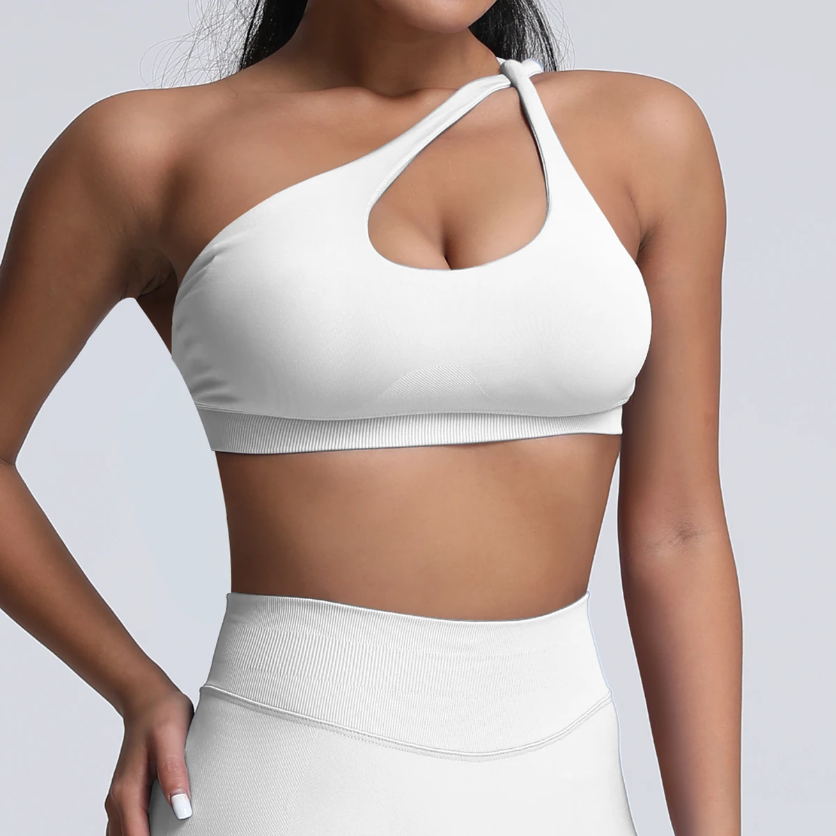 High Elastic Quick-Drying Lightweight Seamless Nylon Sports Bra Breathable Yoga Underwear Backless Shoulder for Women