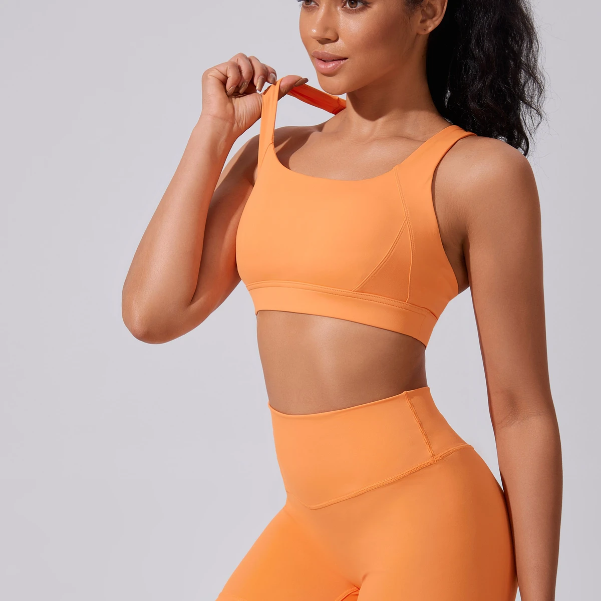 Custom Breathable Lightweight High Stretch U Neck X-Back Full Support Removable Padding Wide Straps Front Yoga Top Bra