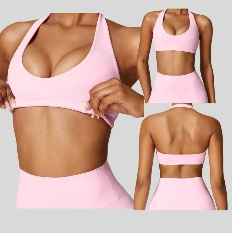 Adjustable Strap Sports Bra Lightweight Stretch Fabric Ideal for Gym Training and Outdoor Activities