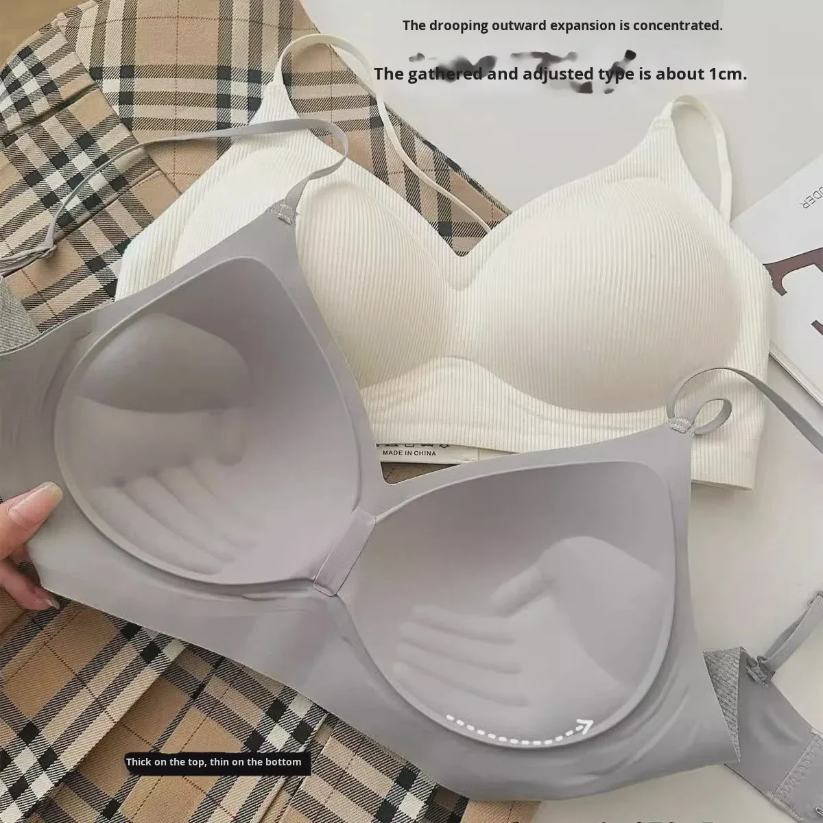 Women's Seamless Sports Bra With Spaghetti Straps One-piece Fixed Cup for Small Breasts Large Breasts Bra