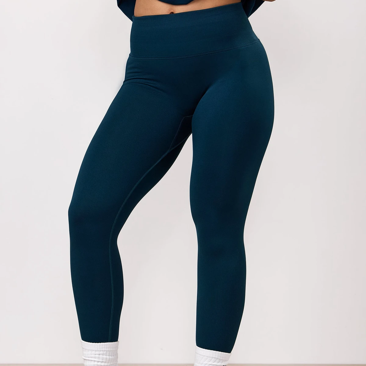 Hot Sale High-waisted Seamless Yoga Pants for Women Hip-Lifting Slim Fit Fitness Full-Length Tummy Control Sports Pants