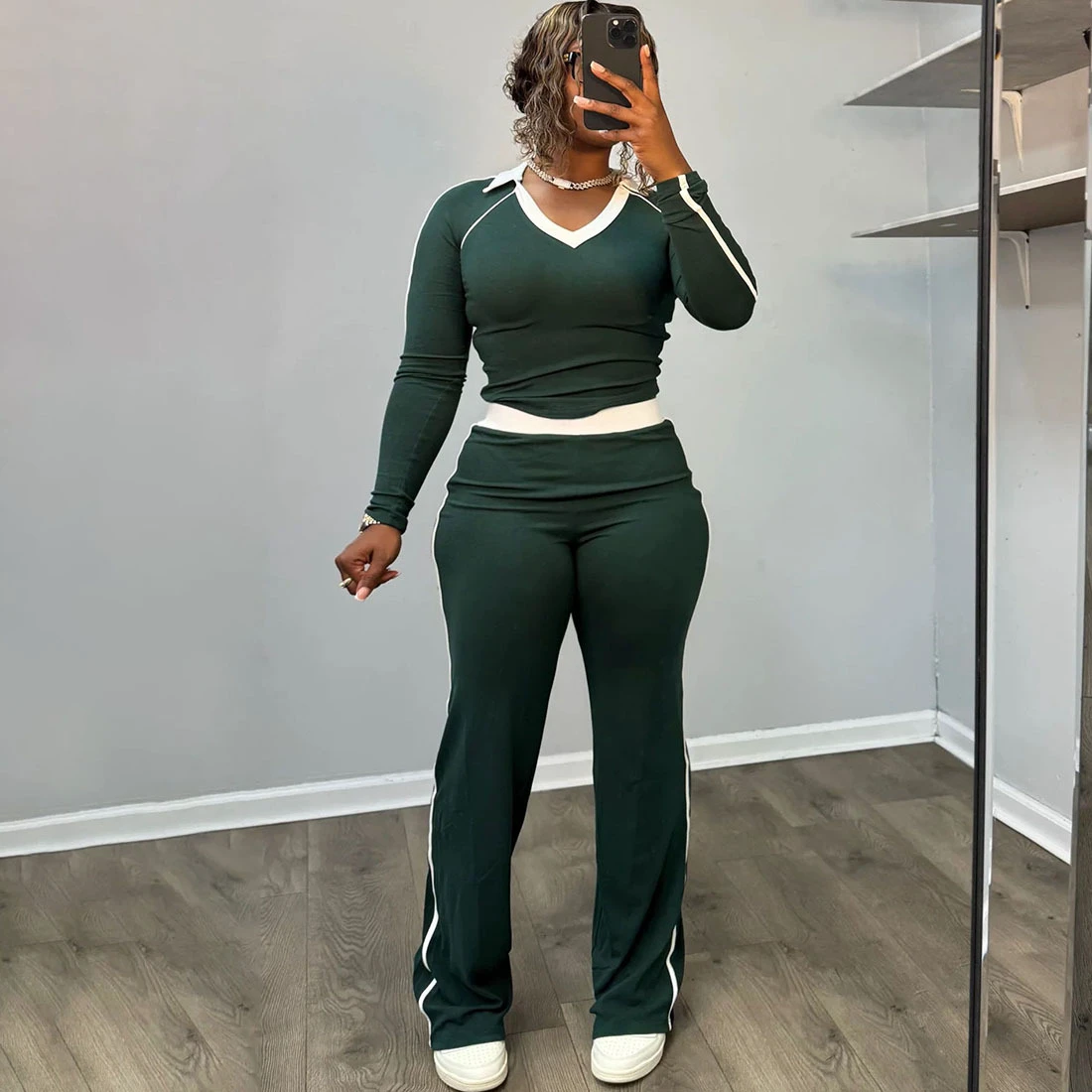 Customized Casual Patchwork 2 Piece Set Woman Tracksuit Contrast V Neck Crop Top with Long Pants Matching Sporty Classic Outfits