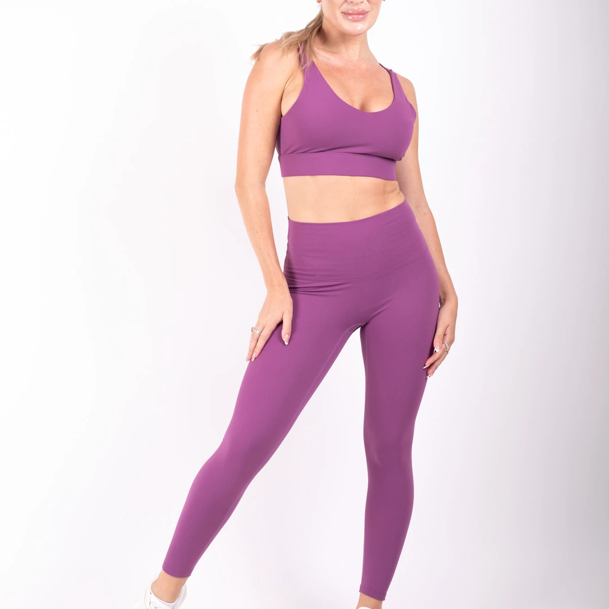 High Quality Women's Yoga Set Quick Dry & Breathable Custom Logo Eco-Friendly Front Waist Placement 2-Piece Reasonable Price