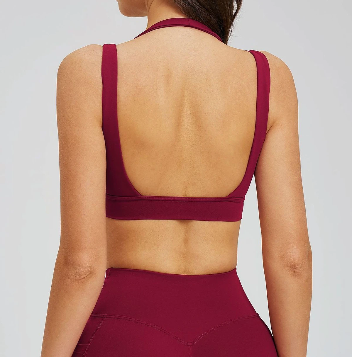 High-quality Breathable Women's Active Wear-Simple Yoga Sports Bra with Front Logo-Push-up Style for Gym Workouts