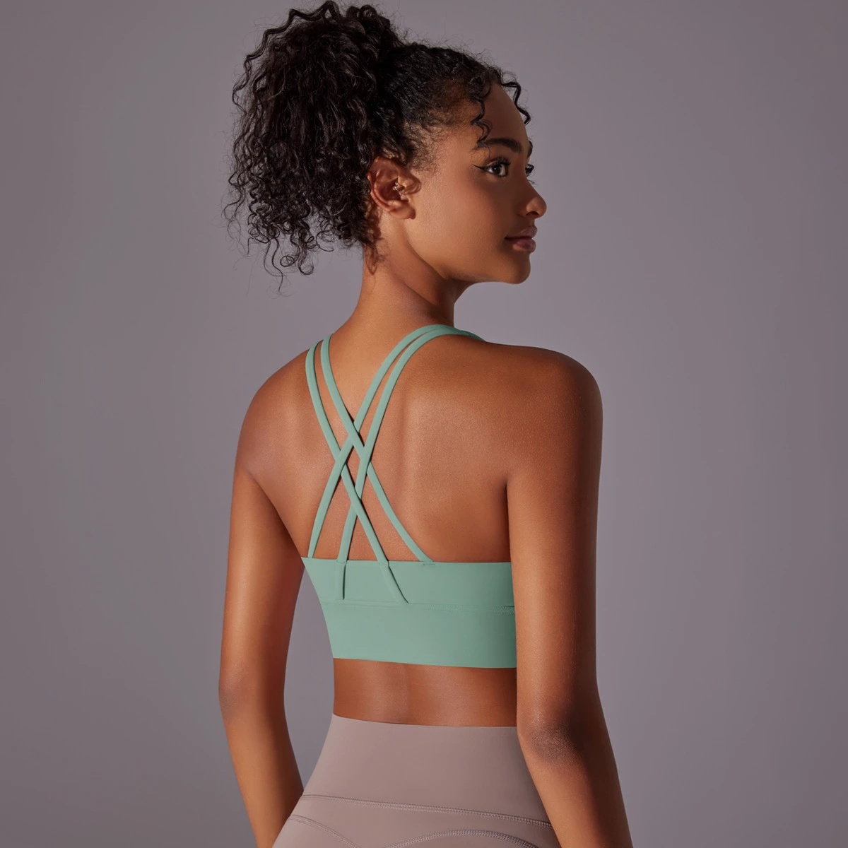 High Quality Women's Workout Sports Bra Comfortable Cross Strap Yoga Fitness Set Sexy Tank Four-Way Seamless Gym Wear Plus Size