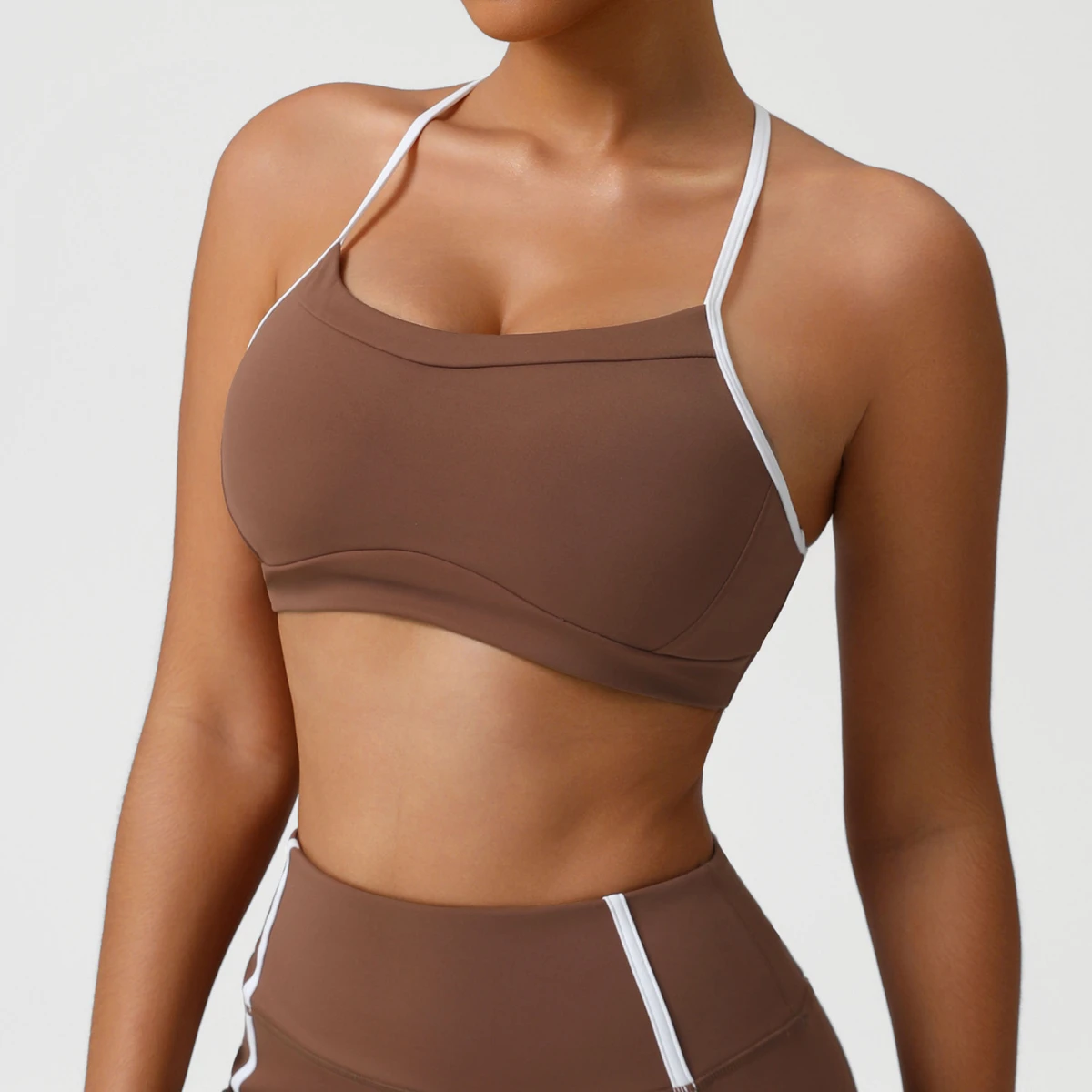 High Support Eco-Friendly Lightweight Quick-Dry Sports Bra Removable Shockproof Padding Crisscross Straps Backless Design for