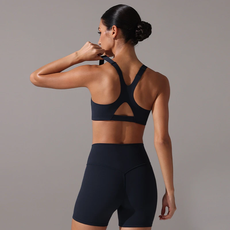 New Style Slim Fitness Vest Breathable Backless Cross Chest Pad Sports Running Top Solid Color Adjusted Strap Yoga Bra For Woman
