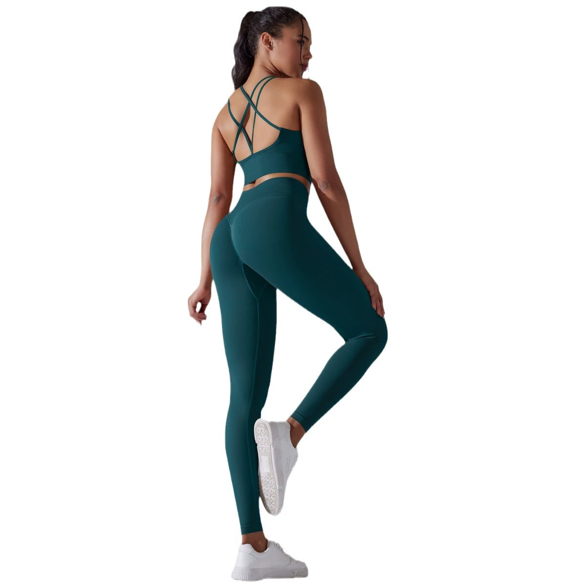 Seamless Solid Color Backless Yoga Set for Women High Elastic Two-Piece Gym Wear for Running and Fitness