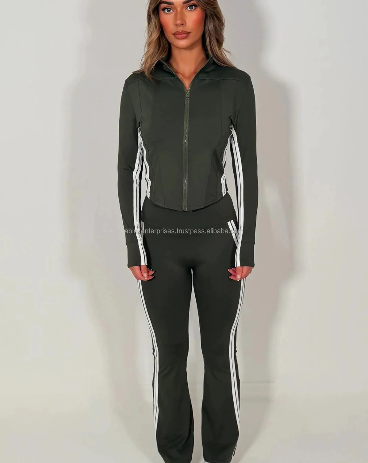 High Quality Women's Full Length Breathable Sports Yoga Set Quick Dry Solid Pattern Spandex/Nylon 2-Piece 180 g
