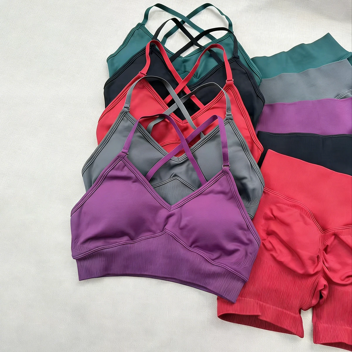 Wholesale Women Seamless Quick-Dry Gym Fitness Sets Adjusted-Straps Sports Bras High Waist Sports Shorts Breathable Workout Sets