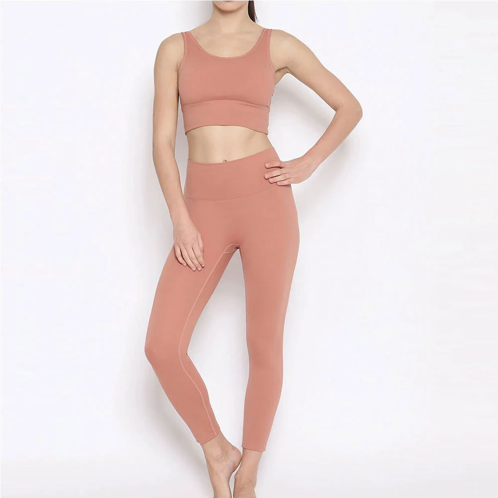 New Design Solid Women's Yoga Set Breathable Quick Dry Four-Way Stretch Customizable Colors Logo High Quality Spandex/Polyester