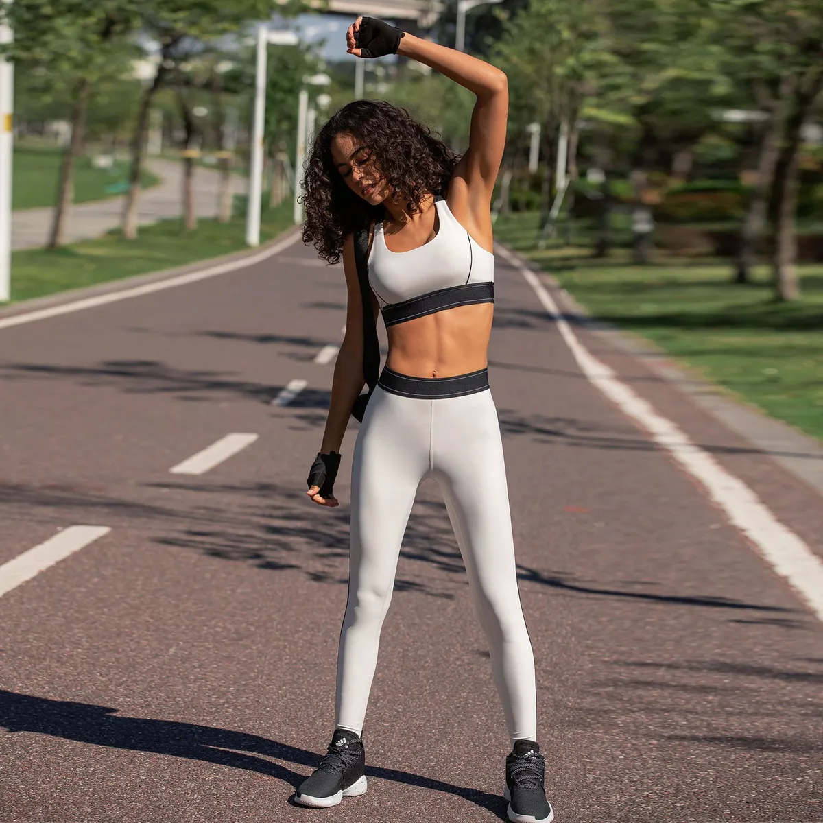 New Style Color Blocking Adjustable Straps High Support Shockproof Push-Up Training Sports Bra Removable Chest Pad