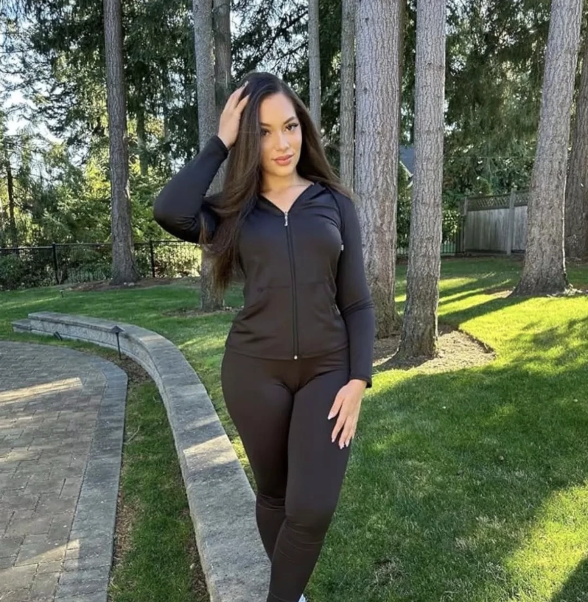 Custom Womens Activewear Tracksuit Set 2 Piece Halter Zipper Hoodie Leggings Active Stretch Full-Length Breathable Quick Dry