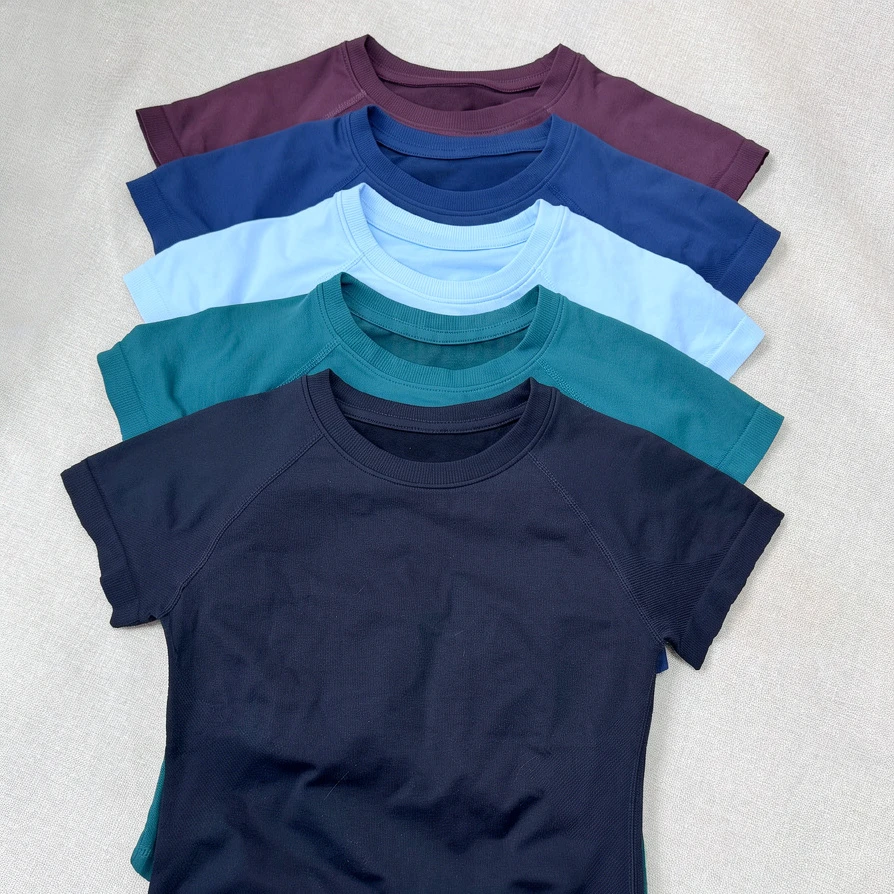 Custom Women's Seamless Slim-Fit Yoga T-shirts Lightweight Breathable Running Short Sleeve Solid Color Quick Dry Training Tee