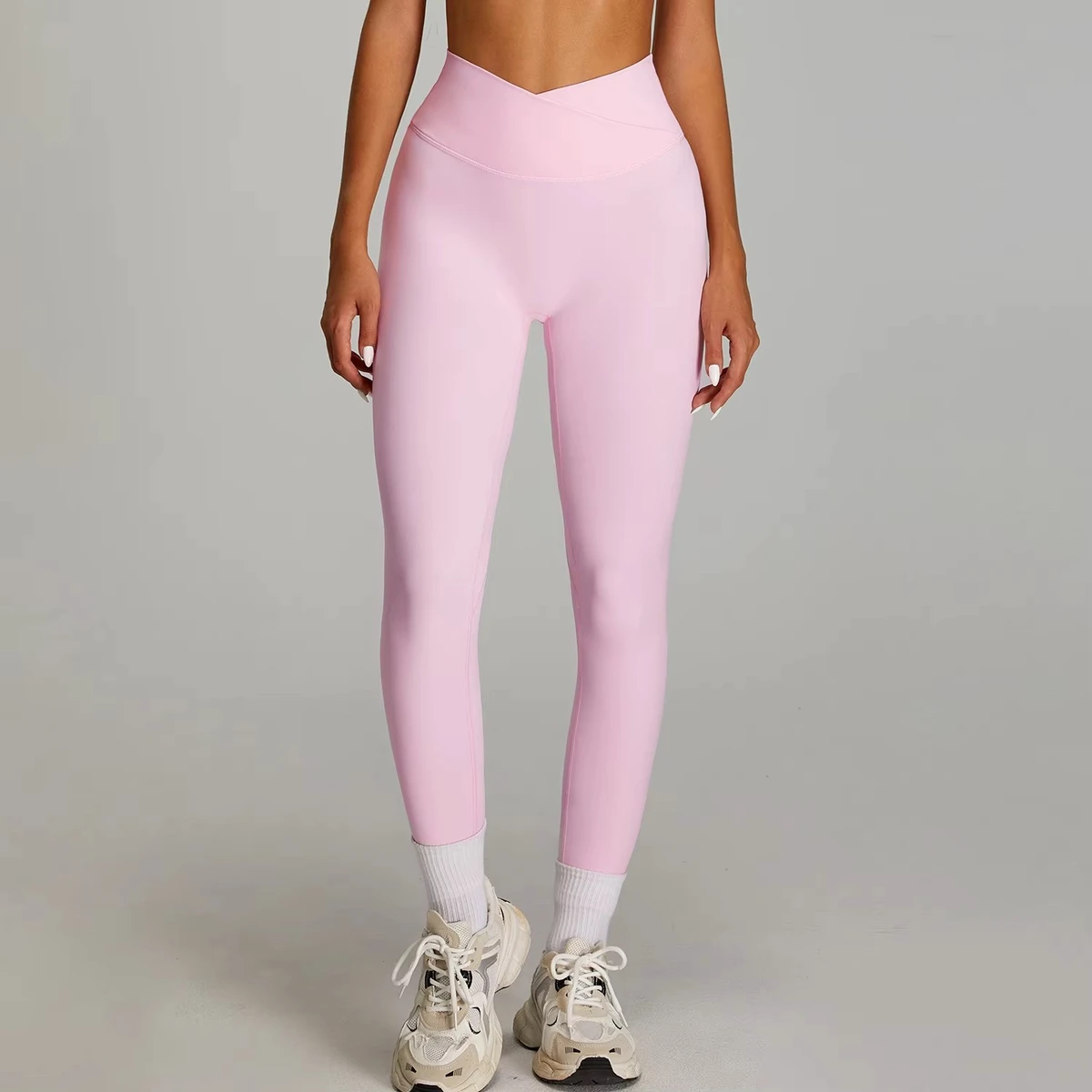 New Style Custom Women Sports Apparel Nude Feeling V Waist Quick Drying Butt Lifting Running Fitness Yoga Leggings For Women
