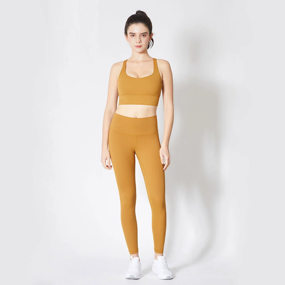 Top Trending Women's Yoga Set 2025 New Arrival Solid Front Custom Logo Elastic Waist Breathable Quick Dry 2-Piece