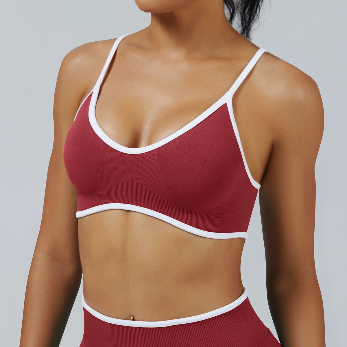 Customizable Women's Seamless Yoga Bra Quick Dry Breathable Fitness Sports Bra Halter Back Front Lightweight Gym Bra OEM