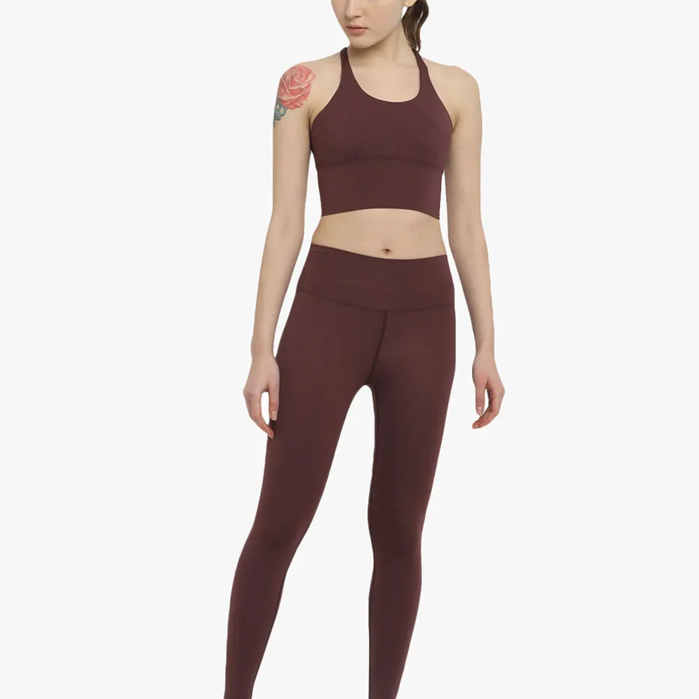Women yoga set with premium stretch material, secure support and sleek finish for confidence during workouts and daily wear.