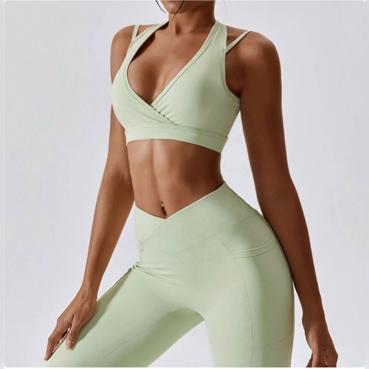 Seamless Yoga Sports Bra for Women Stretchy Buttery Soft Workout Top with Breathable Reversible Print Design