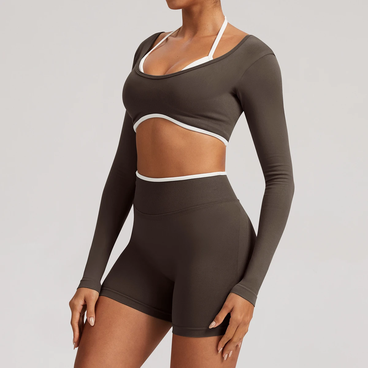 Quick Dry Spandex Women's Yoga Top 220 Grams Long Sleeve with Front Logo Solid Pattern for Adults Yoga Wear