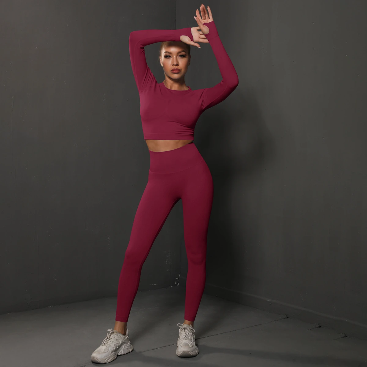 Seamless Peach-Shaped Tight-Fitting Hip-Lifting Yoga Suit Sports Running Fitness Two-Piece Set for Women