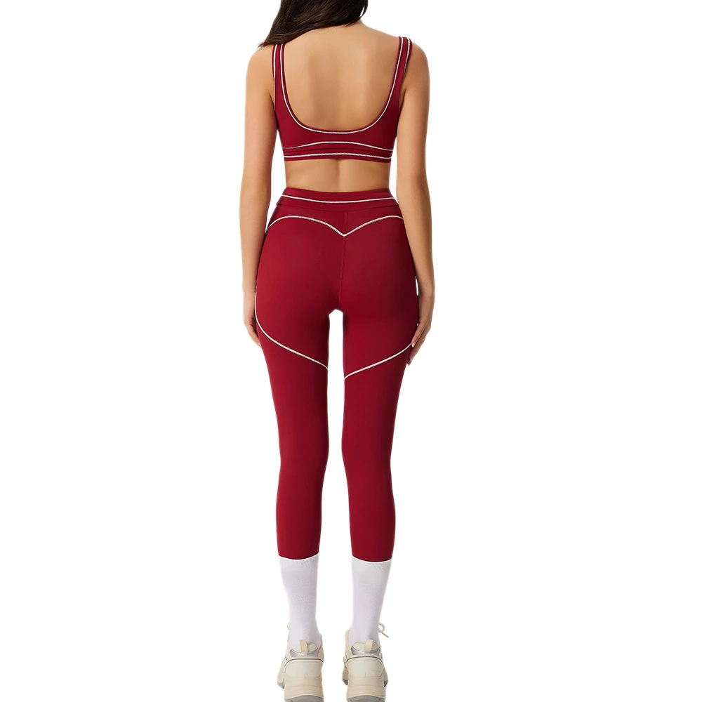 Breathable Striped Breathable Yoga Set, Lightweight Two-Piece Workout Outfit with Logo on the Front and Elastic Waistband