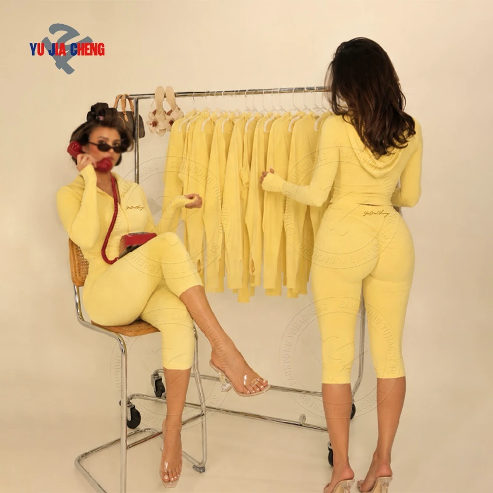 Gym 2 Pieces Set Workout Outfit Zip up Yoga Jacket and High Waist Leggings Custom Logo Fitness Two Piece Capri Set for Women