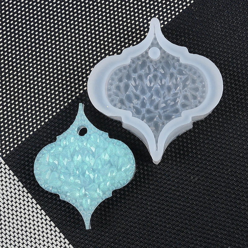 INTODIY Diamond With Hole Heart-Shaped Pendant Silicone Mold Heart Car Aromatherapy Hanging Bag Hanging Decoration Silicone Mold