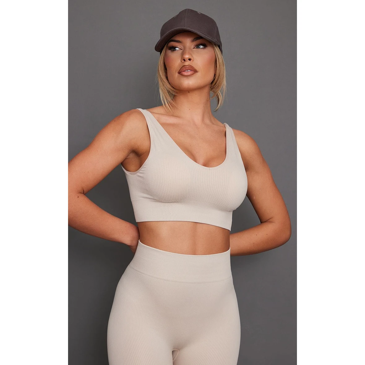 Wholesale Sexy Women's Gym Sports Bra Breathable Anti-Bacterial Eco-Friendly Plus Size Yoga Top Back Support Lightweight 100%
