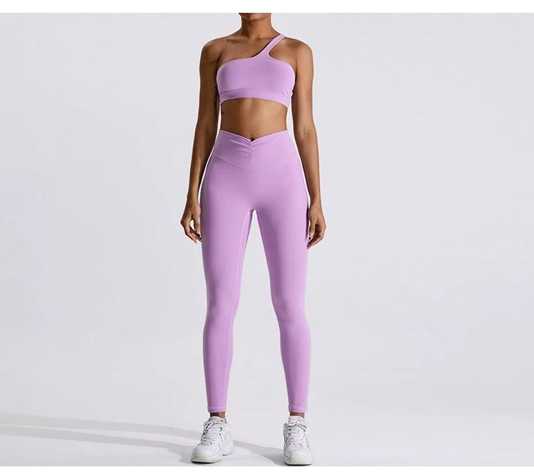 Women's High Quality Two Piece Active Wear Workout Set Seamless Scrunch Butt Lift Gym Yoga Shorts Solid Pattern with Front Logo