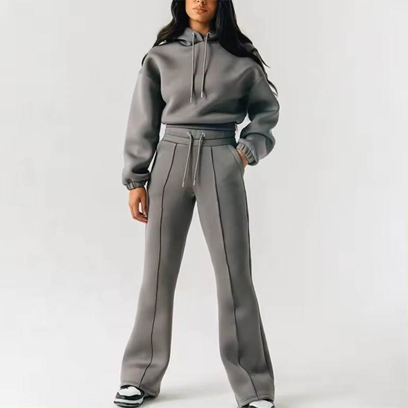 Customize Logo Women Sweatsuit With Crop Hoodie Pullover Sweatshirt & Straight Leg Pant Jogger Tracksuits Set In Fleece Fabrics