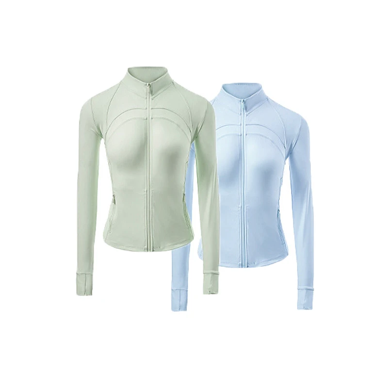 Auralite Active: Seamless Circular Knit in use during long days on the mountain