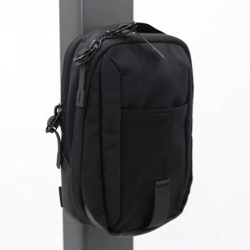 Factory Stock Fitness Water Bottle Holder Mobile Phone Key Storage Magnetic Polyester Gym Messenger Bag Sport Large Capacity
