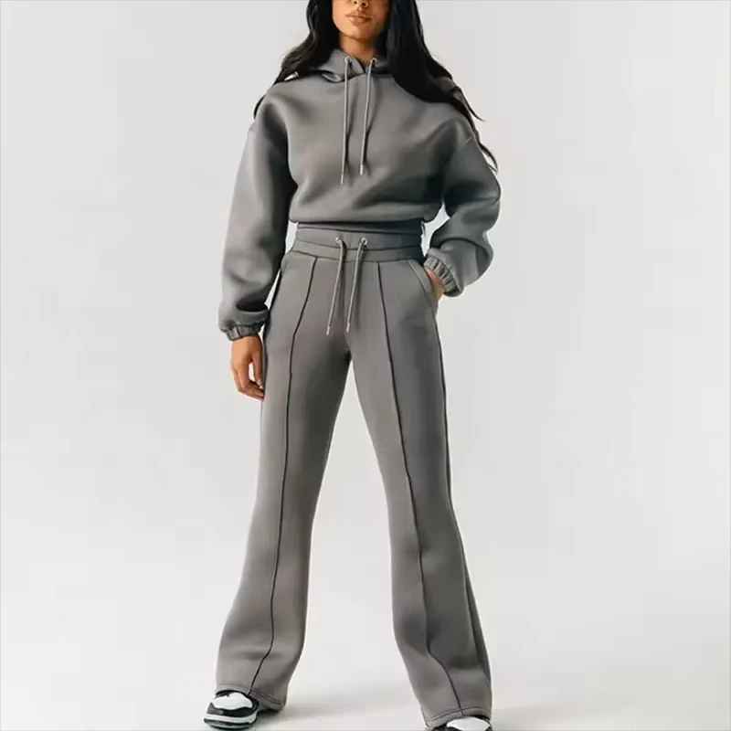 Custom High Quality 2 Piece Sweatsuit Outfits Tracksuit Set Women Flared Sweatpants And Crop Hoodie Sets