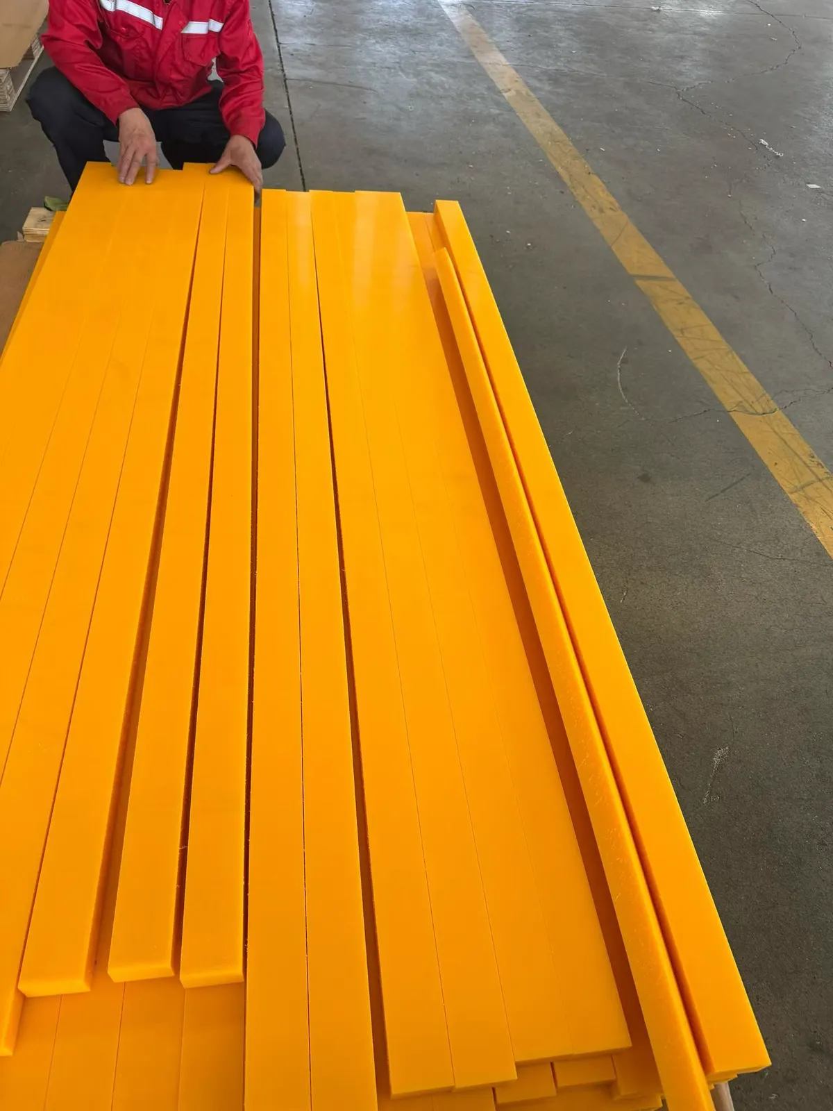 STR Factory Wholesale Price Wear-resistant Custom Colors Uhmwpe and HDPE Material Plastic Sheets and CNC Machine Parts