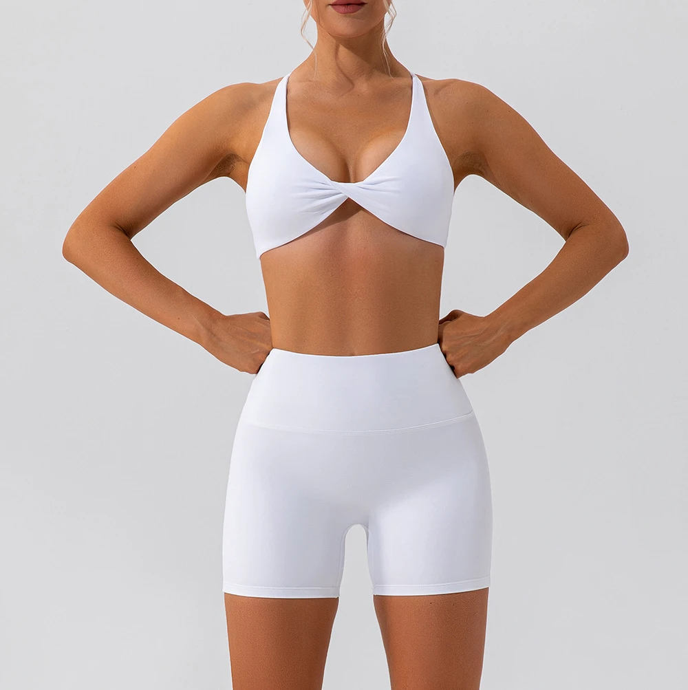 Custom Women's Cross Back Sleeveless Sports Bra Lightweight Yoga Bra for Street Casual Wear Plus Size Options for Girls