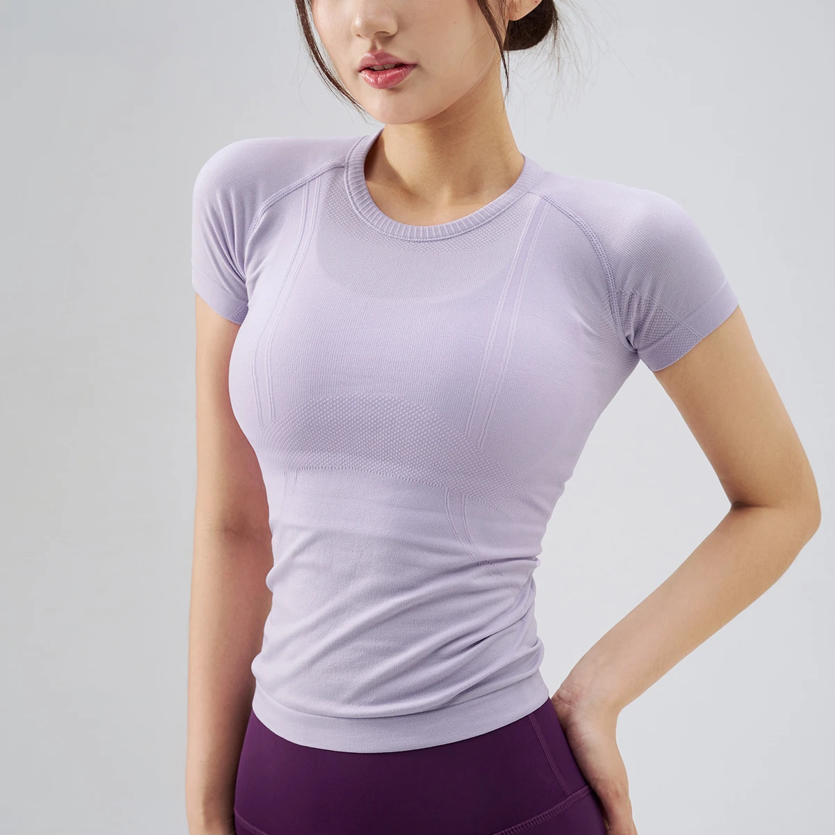 Women's Seamless Slimming Workout T-Shirt Quick-Drying Lightweight Fitness Sportswear Breathable Yoga Top Customized Logo