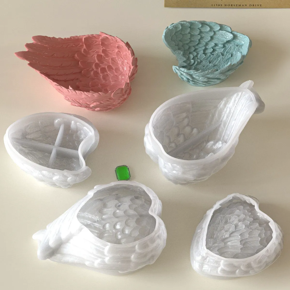 INTODIY Large and Small Wing Storage Box Silicone Mold Angel Wings Aromatherapy Gypsum Candle Cup Ornament Silicone Mold