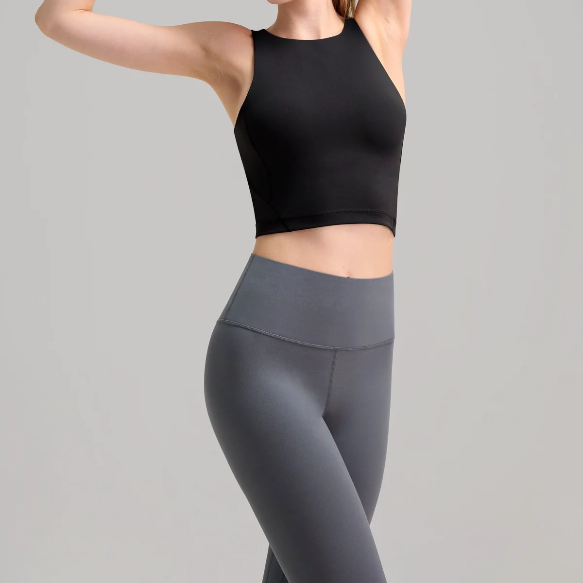 High Quality Customized Women's Gym Fitness Wear Breathable Yoga Top with Front Logo Four-Way Stretch