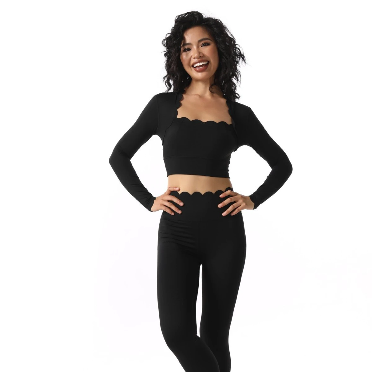 Square-neck Form-fitting High-stretch Figure-flattering Long-sleeve Spandex/Nylon Solid Yoga Workout Top Women;
