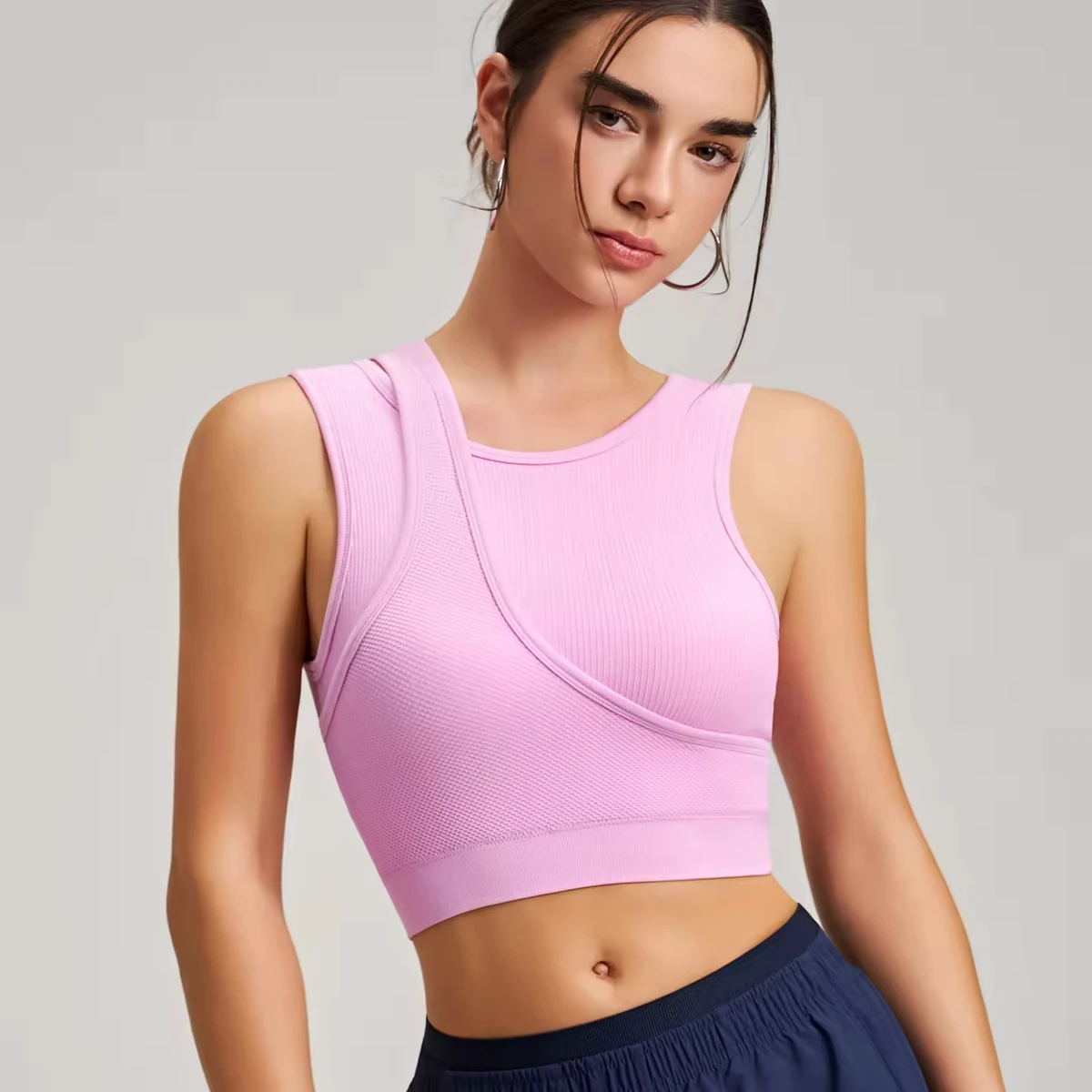 Women's Lightweight Sports Bra Breathable High Support Yoga Fitness Crop Tank with Front Logo for Workout Gym Sports Bra