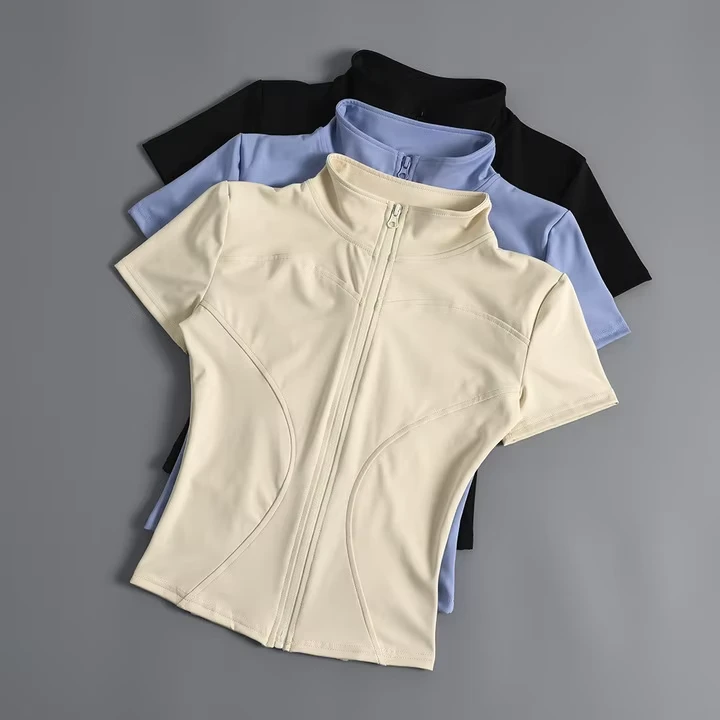 Logo Custom Solid Color Women's Soft Comfortable Zip up Gym Jackets for Sports Short Sleeves Tight Running Fitness Yoga Top
