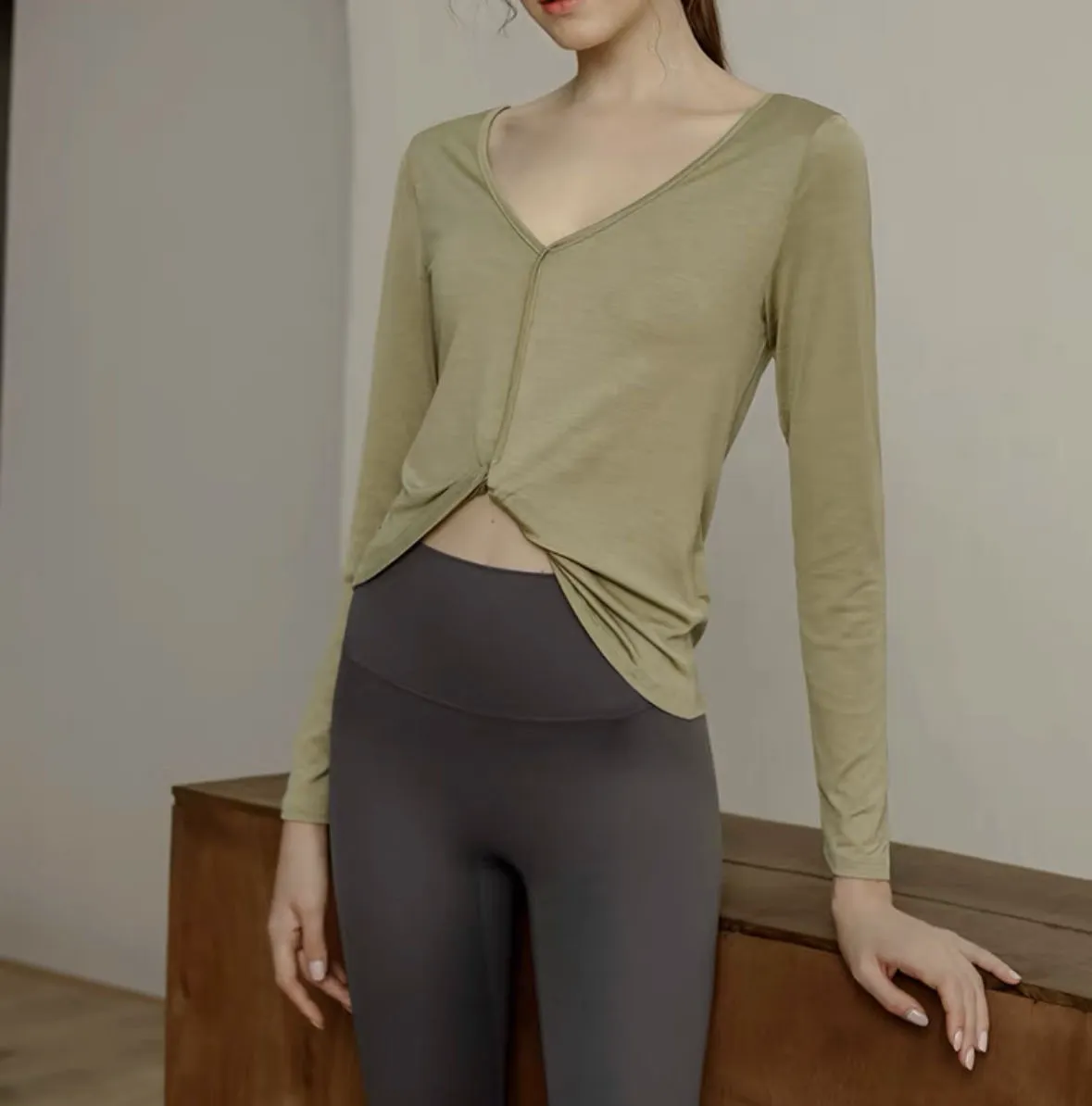 Fashion Sexy Ladies Yoga Top Workout Gym Sports Yoga Wear Long Sleeve Slim Activewear Custom Women Crop Top