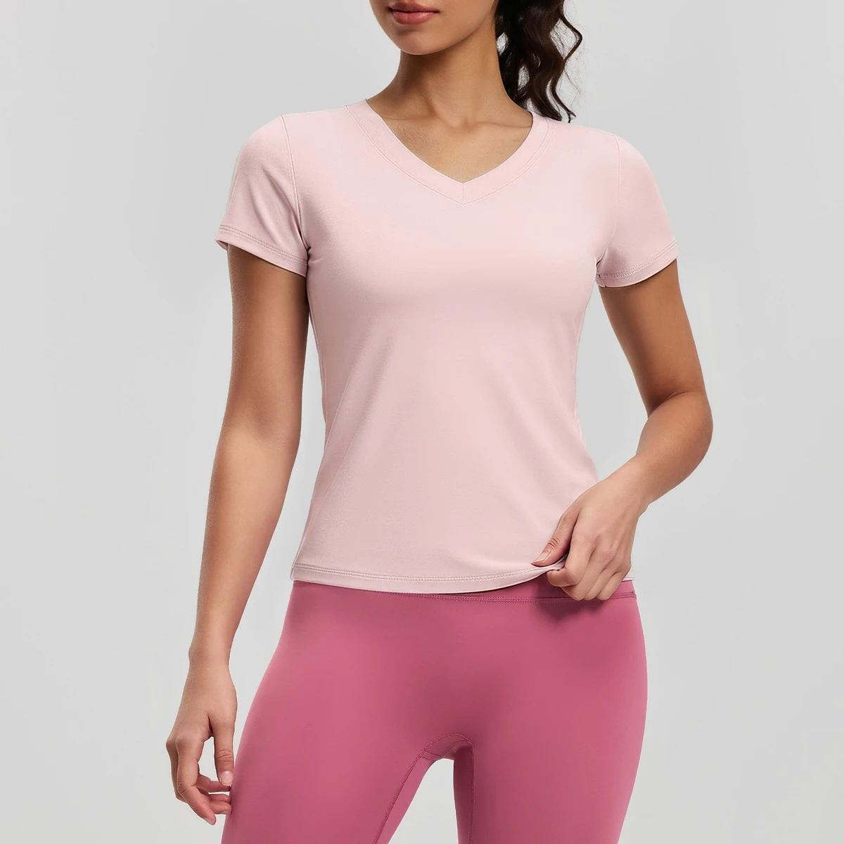 New Peach V-neck Short-sleeved Quick Dry Breathable Slim Yoga Sportswear Top with Front logo for Women